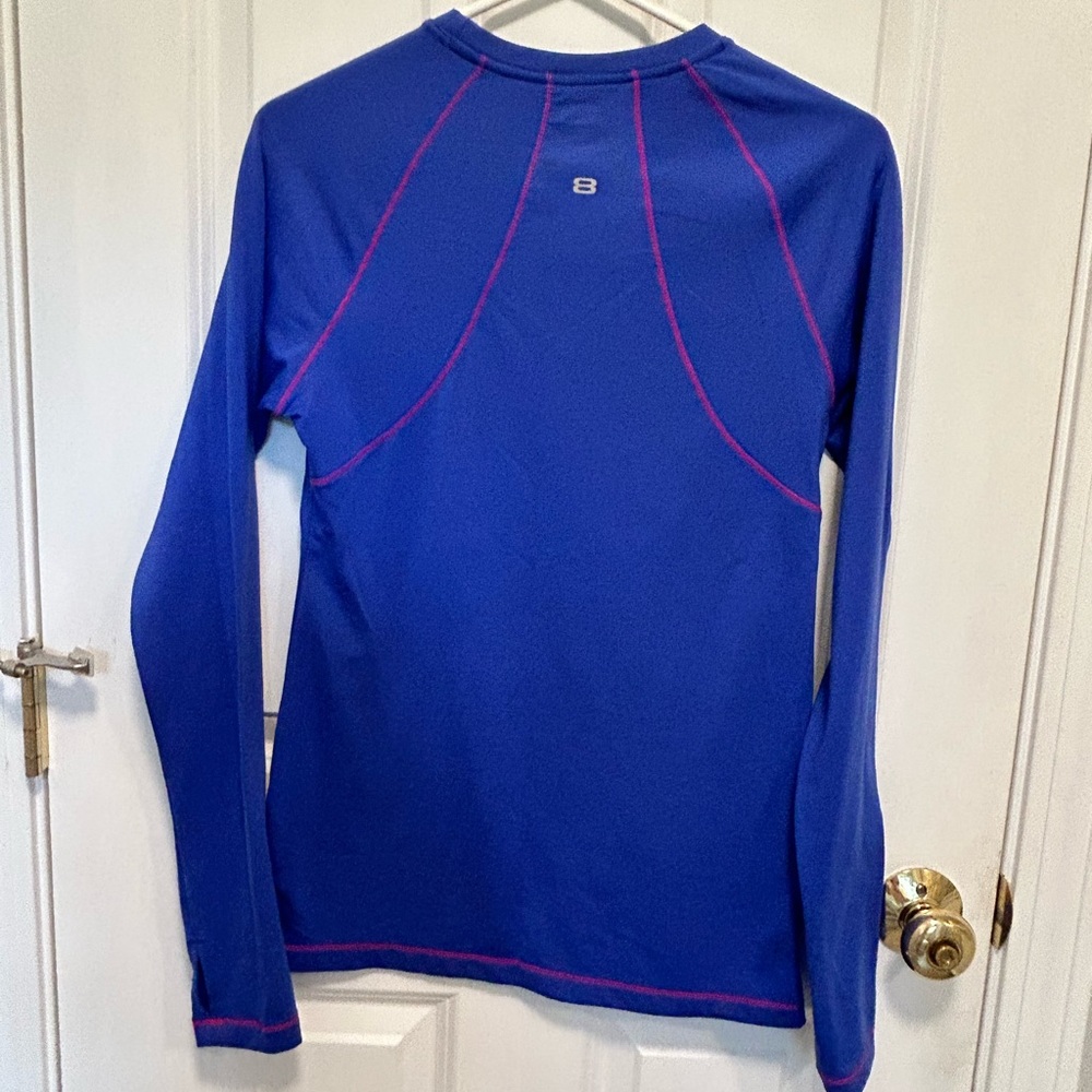 Workout tops - Picture 3 of 3